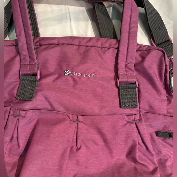 Sherpani Travel Bag - Picture 4 of 9